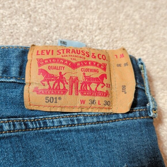 Levis 501 Mens Blue Dark Wash Straight Leg Fit Button Fly Modern Jeans 36X28 - Picture 8 of 14